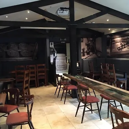 The Whisky Vaults 3*