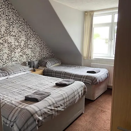 Alderlea House *