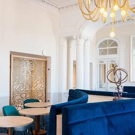 Hotel The Perle &