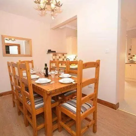 Holiday home Mccaig's Tower Oban