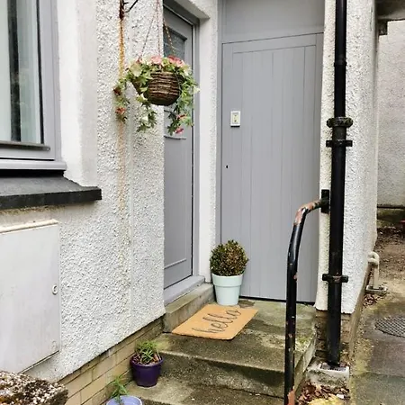 Charming 1br Close To Centre With Free Parking Apartment *