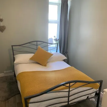 Mccaig's Way Apartment