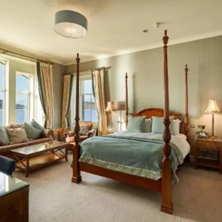 Bay Hotel