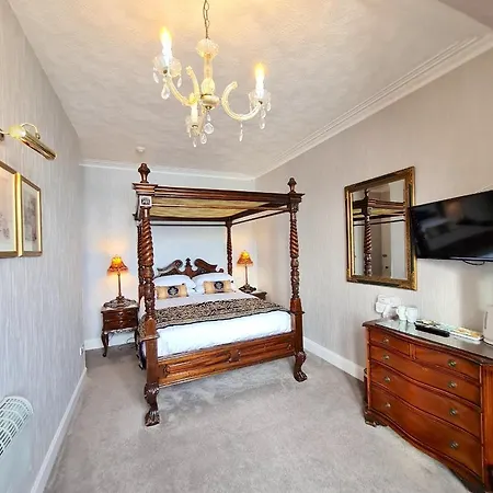 Corriemar House 3*