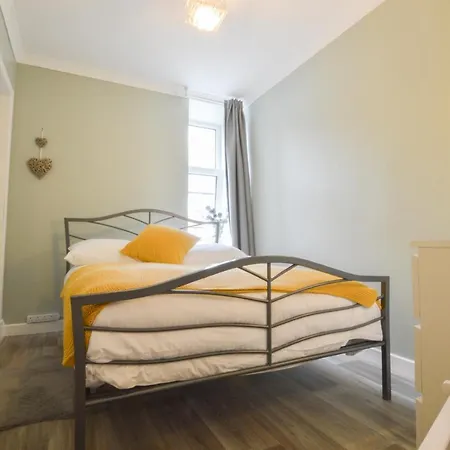 Mccaig's Way Apartment