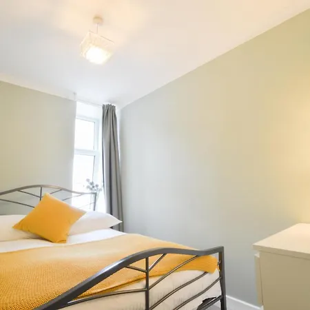 Mccaig's Way Apartment