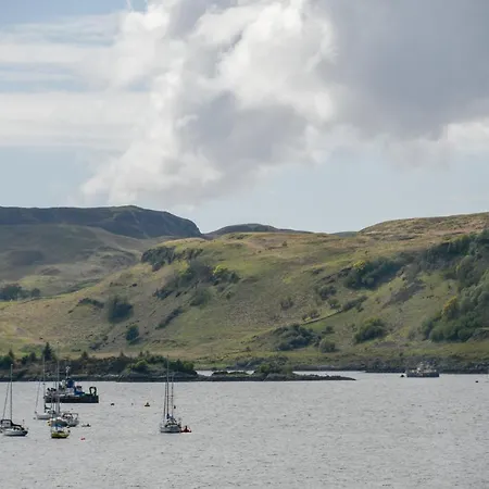 Mccaig's Way Apartment *