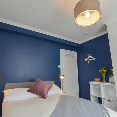 Mccaig's Way Apartment *
