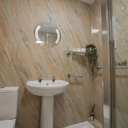 Mccaig's Way Apartment *