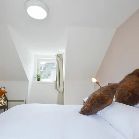 Mccaig's Way Apartment