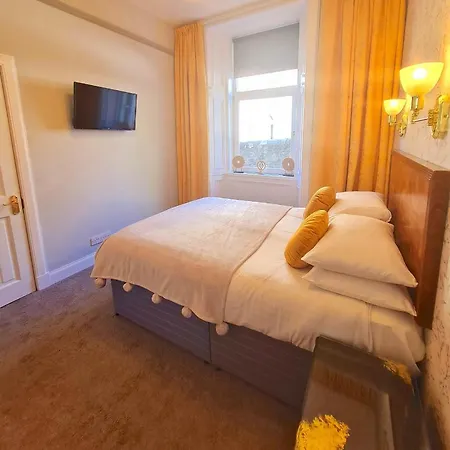 Corriemar House 3*