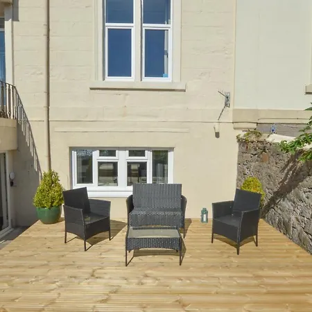 No 8 Westbay Apartment