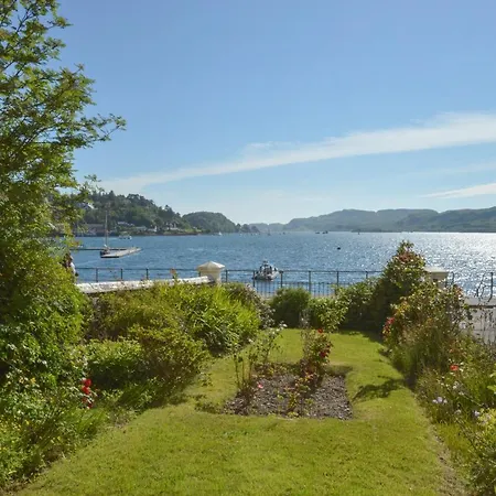 No 8 Westbay * Oban