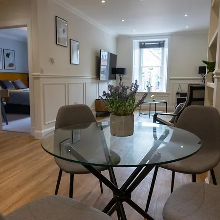 Airds Apartamento