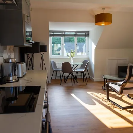 Airds Apartamento *