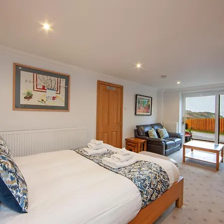 5 Bed House Near Lodge Oban