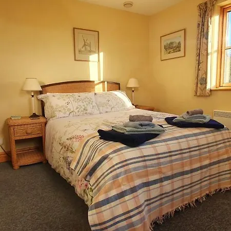 Kintaline-spacious Private Well Equipped On Small Farm, Close To Beach, Woods * Oban