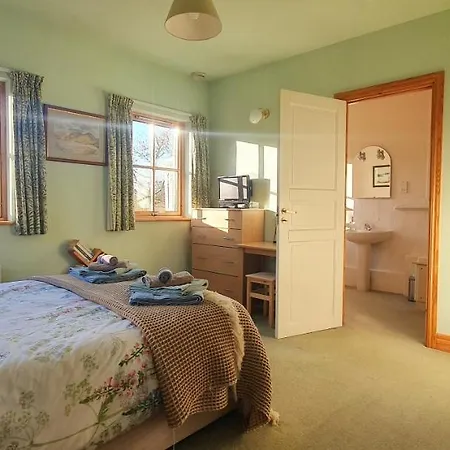 Kintaline-spacious Private Well Equipped On Small Farm, Close To Beach, Woods