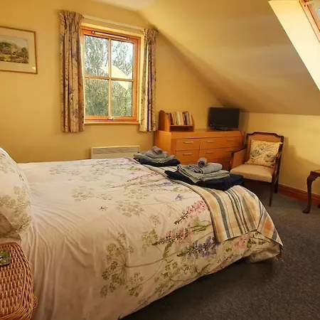Kintaline-spacious Private Well Equipped On Small Farm, Close To Beach, Woods Holiday home Oban