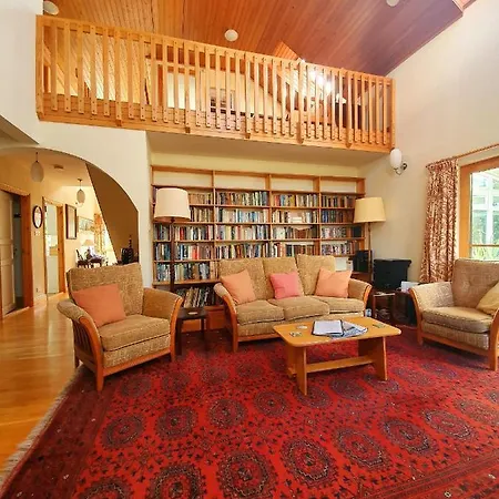 Kintaline-spacious Private Well Equipped On Small Farm, Close To Beach, Woods