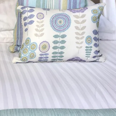 Grove Bed & Breakfast 4*
