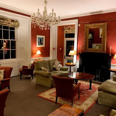The Manor House 4*