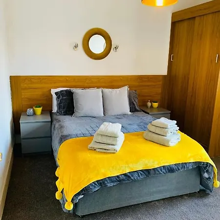 The Little Bay - Town Centre Flat,