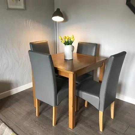 Modern 2 Bed Apartment