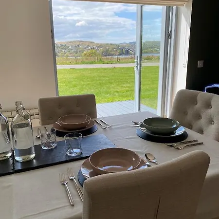 No 2 The Cairns, Unwind In Style *