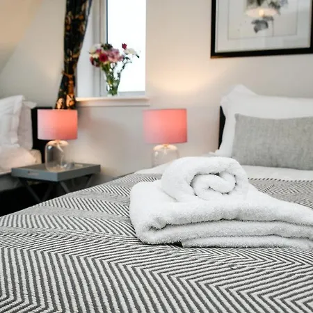 Blackmount House Holiday home *