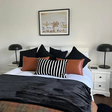Apartment The Lowry .. Where Elegance Meets Luxury! *