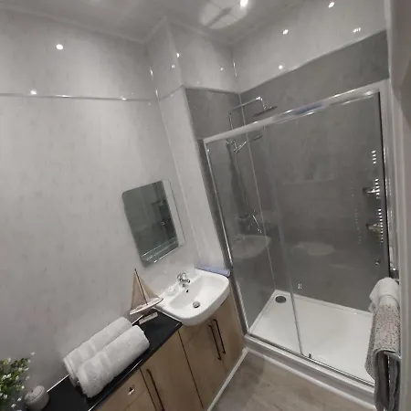 One Bedroom Flat, Very Close To Town Center. *