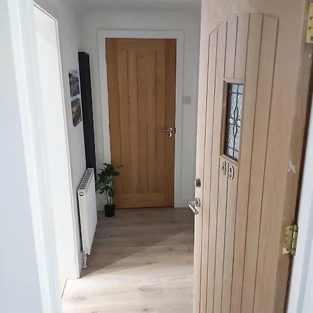 One Bedroom Flat, Very Close To Town Center. * Oban
