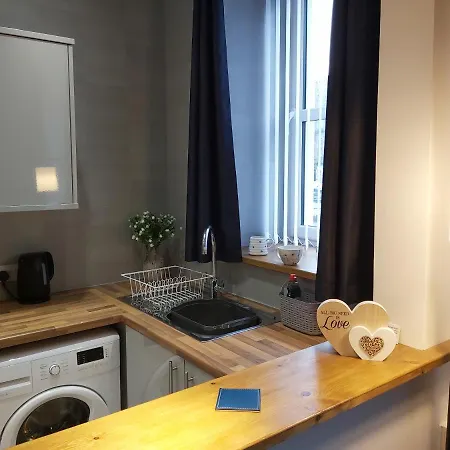 One Bedroom Flat, Very Close To Town Center. Apartment *