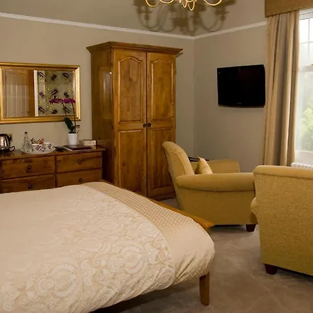 Ards House 4*