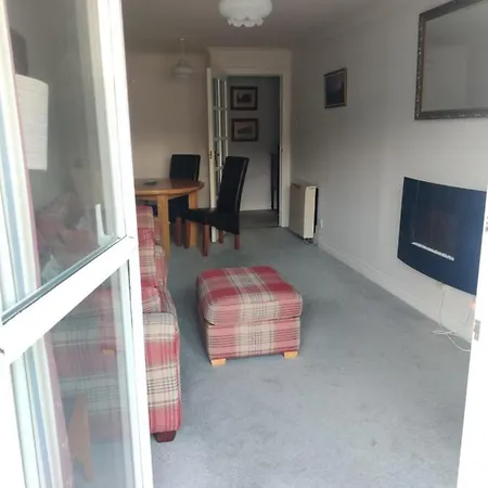 Station View Apartment *
