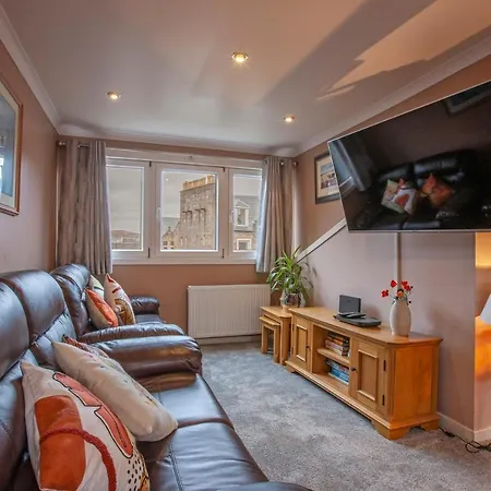 Premium 2nd Floor 2 Bed Sleeps 4 Adults In Town *