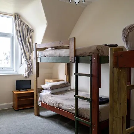 Guest house Corran House