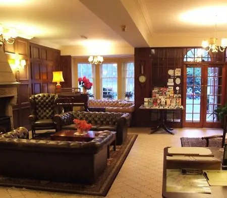 Knipoch House