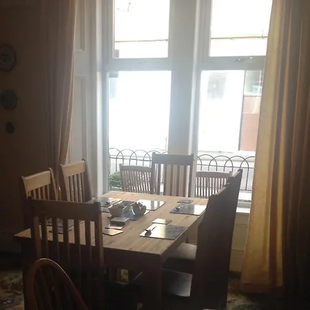 Tanglin Guest House 3*