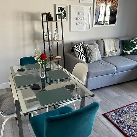 Entire Modern In With Balcony Apartment Oban