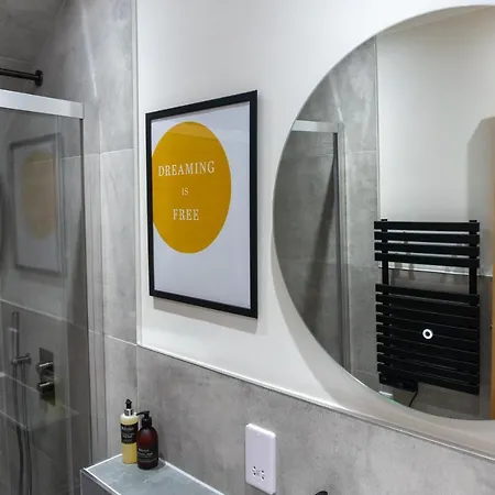Combie Lane Apartment *