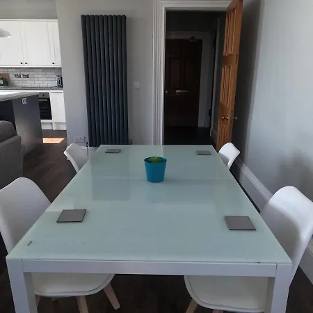 Seafront Penthouse - Superb Views Apartment *