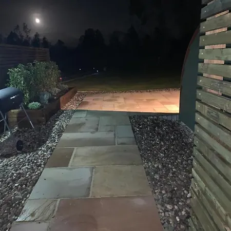 Tawny Owl Pod With Hot Tub Holiday home