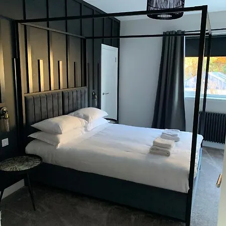 Hillview Apartment