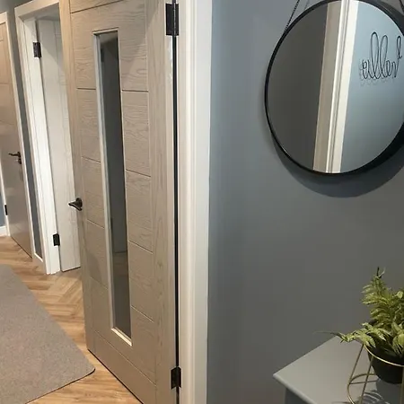 Springlea Apartment *