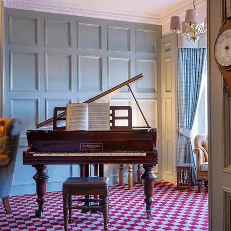 Knipoch House Hotel 4*