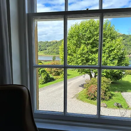 Hotel Knipoch House 4*
