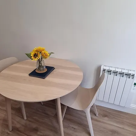 The Rail & Ferry Den Apartment Oban