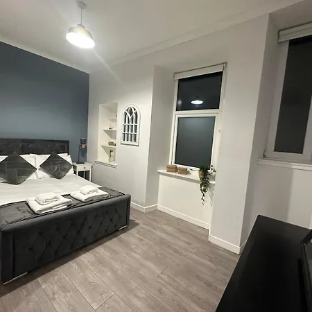 Apartment One Bedroom Flat In Town Centre *